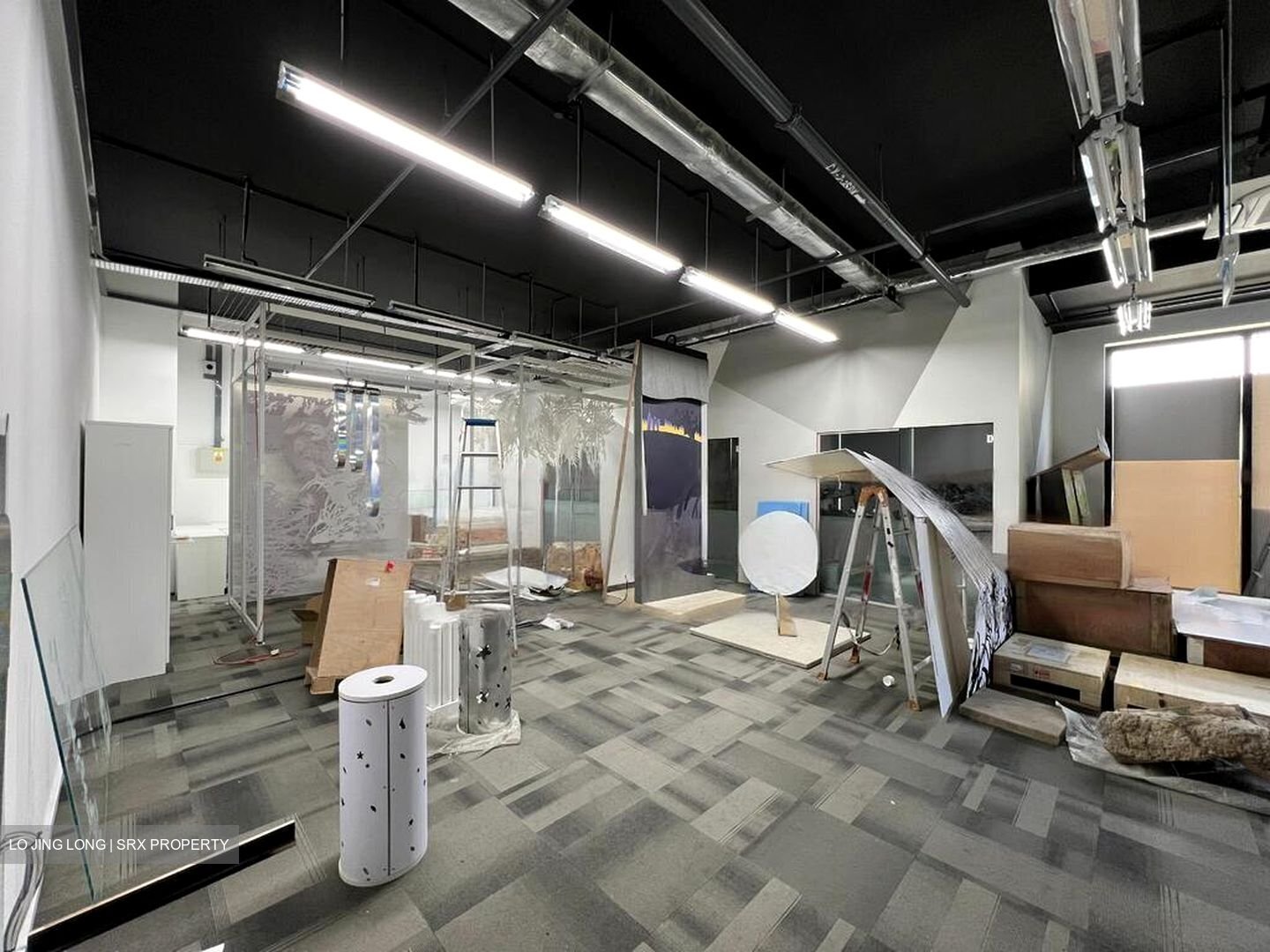 THE KINGSMEN EXPERIENCE (D16), Office #457224711